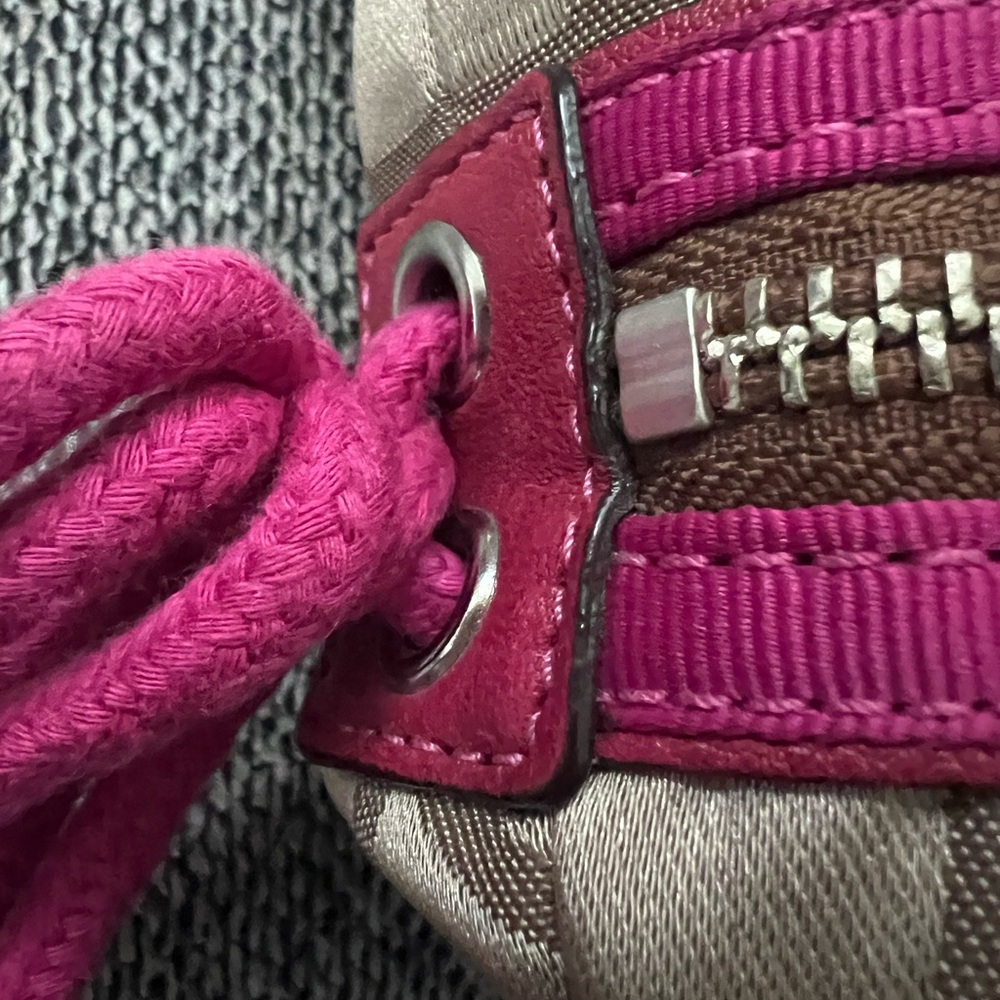 Coach Poppy Signature C Spotlight Tote - Picture 4 of 8
